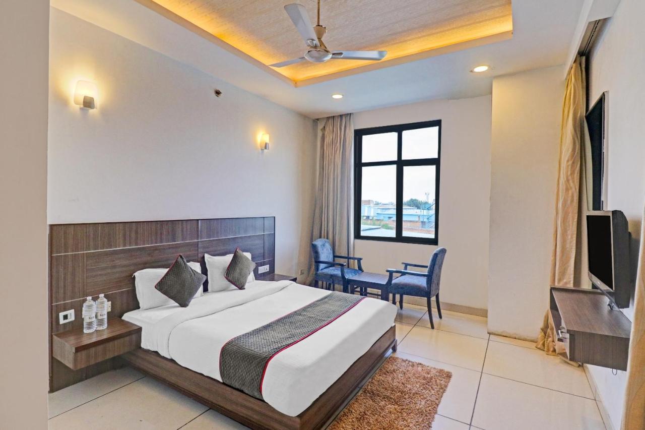Hotel Oyo Townhouse 484 Sanskriti Dillí Exteriér fotografie