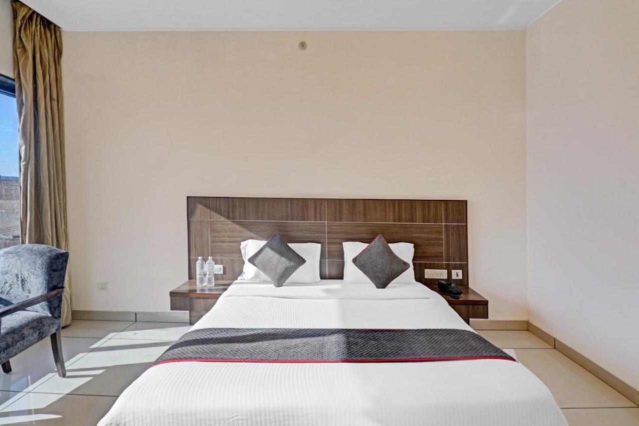 Hotel Oyo Townhouse 484 Sanskriti Dillí Exteriér fotografie