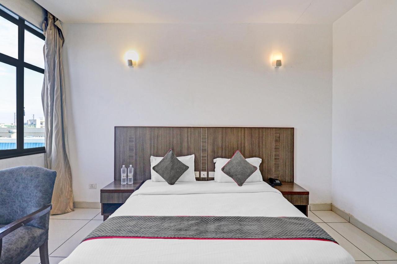 Hotel Oyo Townhouse 484 Sanskriti Dillí Exteriér fotografie